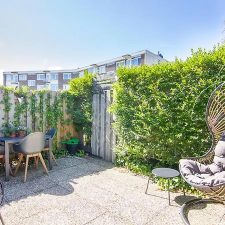 De Zeemeermin, Free Parking