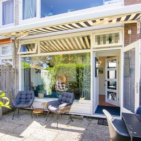 De Zeemeermin, Free Parking *