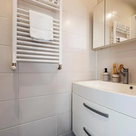Apartment De Zeemeermin, Free Parking *