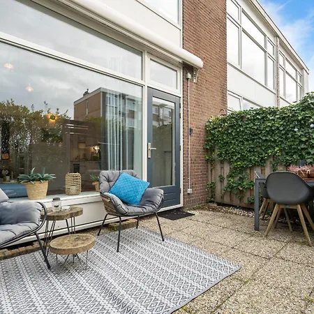 De Zeemeermin, Free Parking Apartment